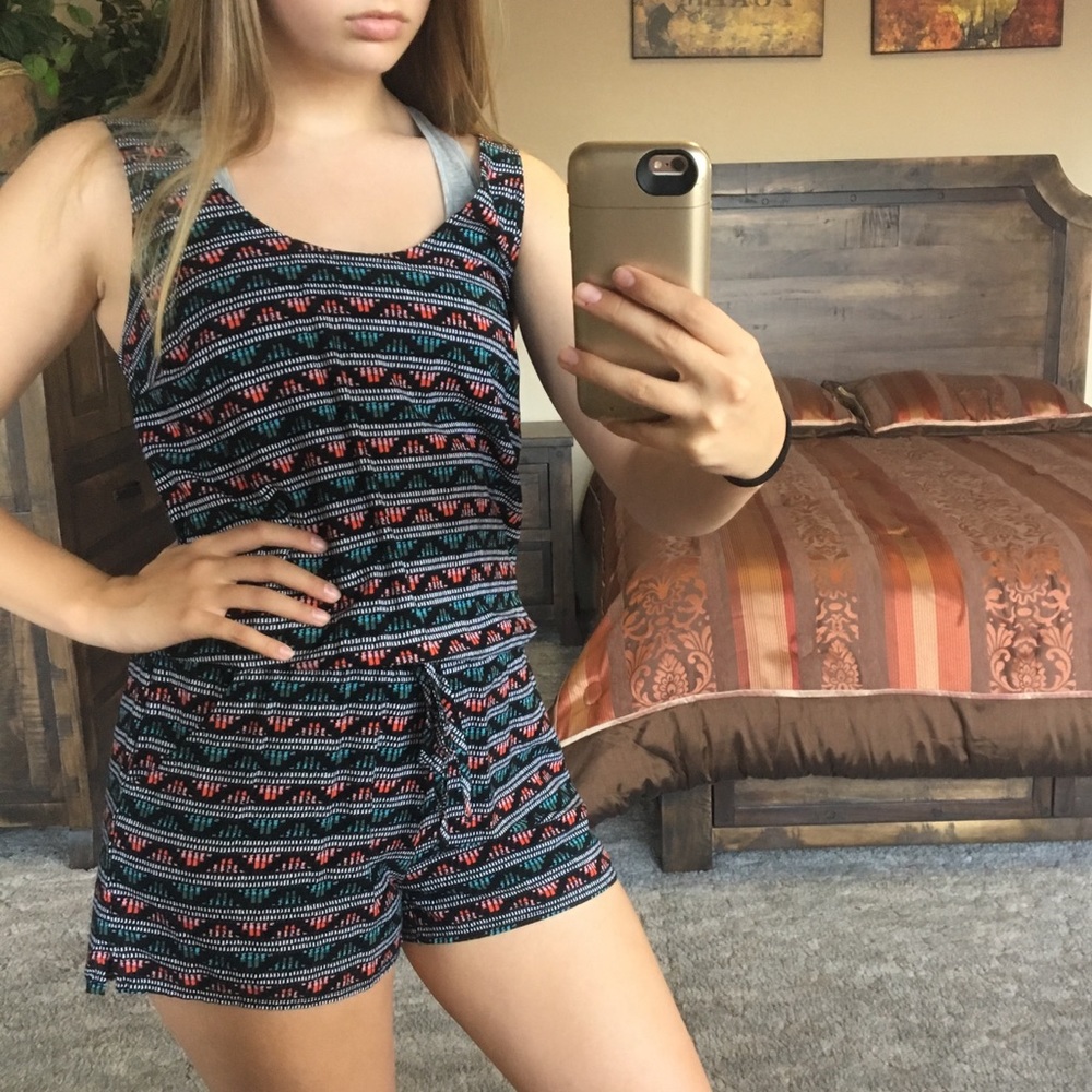 Sleeveless Patterned romper
